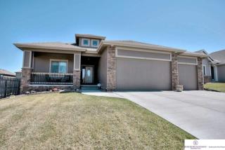 815 190 St, Omaha NE  68022-4502 exterior