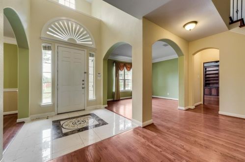 1205 Cedar Valley Dr, Irving TX  75063-4414 exterior