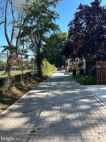 6005 Utah Ave, Washington DC 20015-1230 exterior