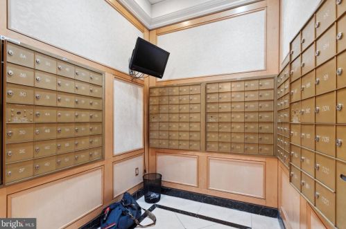 1500 Chestnut St, Philadelphia PA  19102-2737 exterior