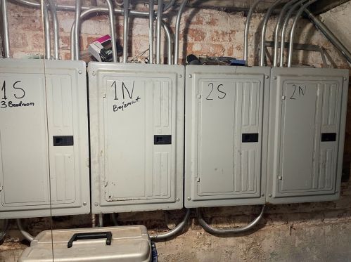 1043 10 Ave, Broadview IL 60153-1927 exterior