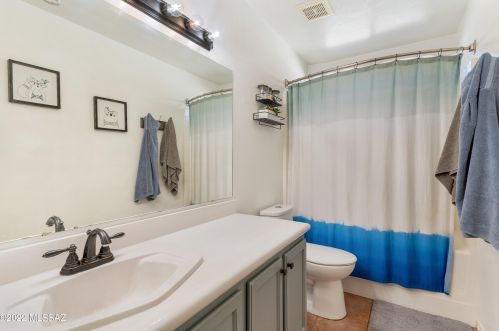 11251 Flt Granite Dr, Tucson AZ 85737-4614 exterior