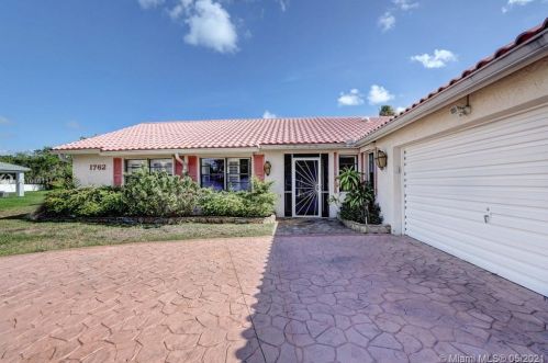 1762 Dominic Ave, Fort Pierce, FL 34952-5816