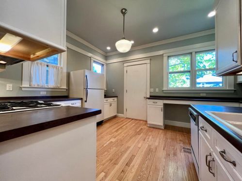 2834 Prospect Ave, Milwaukee WI  53211-3770 exterior