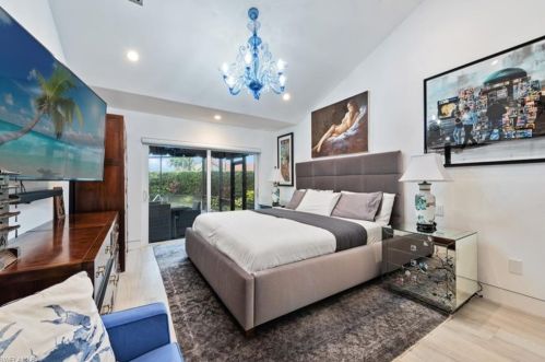 743 Reef Pt Cir, Naples FL 34108-8705 exterior