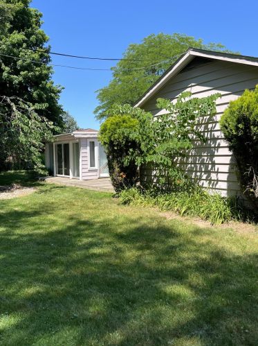 304 Espanola Ave, Kalamazoo MI  49004-1104 exterior