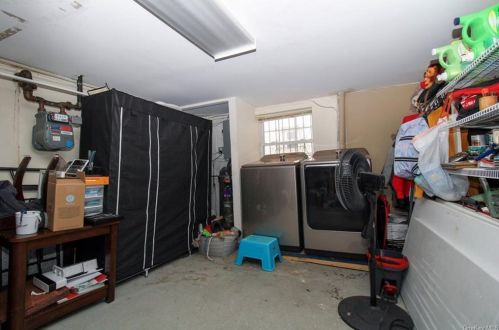 2542 Bouck Ave, Bronx NY 10469-5710 exterior