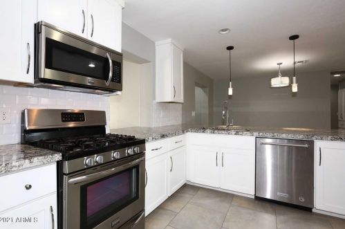 5711 12 Pl, Phoenix AZ 85014-5157 exterior