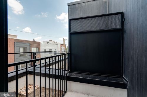 959 Marshall St, Philadelphia PA 19122 exterior