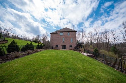 48 Mallard Dr, Pittsburgh PA 15238-1131 exterior