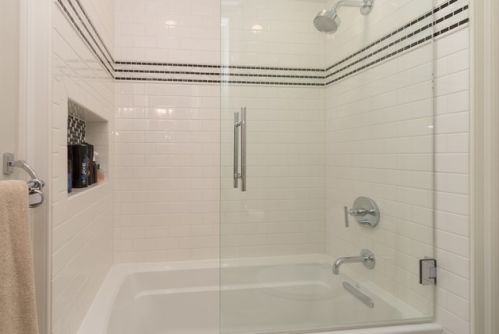 1945 Dayton St, Chicago IL 60614-5028 exterior