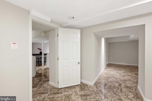 2731 Dumbarton St, Washington DC 20007-3336 exterior