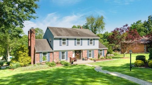 2382 Engelwood Dr, Pittsburgh, PA 15241-3349