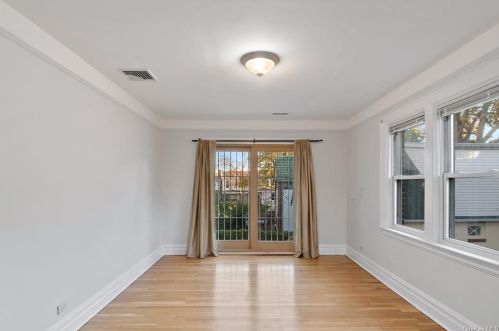 108 237 St, Bronx NY 10470-2006 exterior