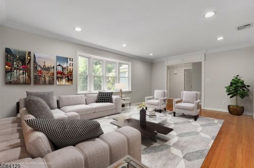 39 Rosemont Ter, Town Center, NJ 07052-2216