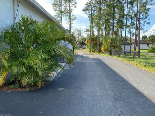 191 14th St, Naples, FL 34117-3686