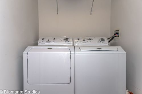 1523 School St, Chicago IL 60657-2121 exterior