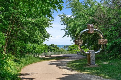 1707 Prospect Ave, Milwaukee WI 53202-1967 exterior