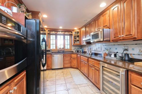 111 Woodland Dr, Pittsburgh PA 19083-4508 exterior