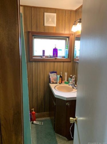 59 Mechanic St, Killingly CT 06239-2829 exterior