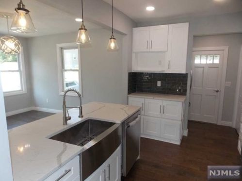 304 James St, Teaneck NJ  07666-3220 exterior