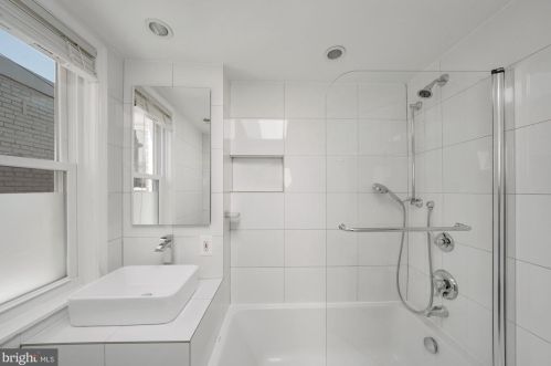 210 N St, Washington DC  20001-3534 exterior