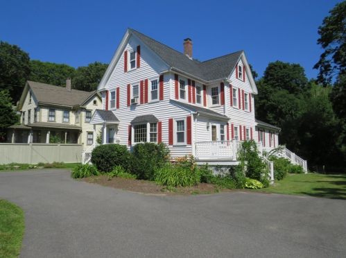 1063 Washington St, Canton, MA 02021-2136