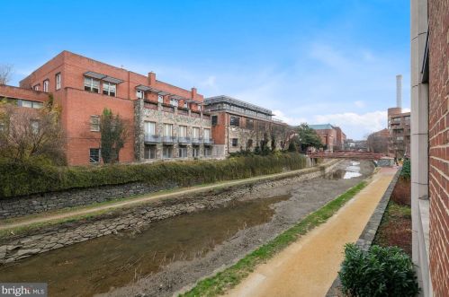 3303 Water St, Washington DC 20007-3509 exterior