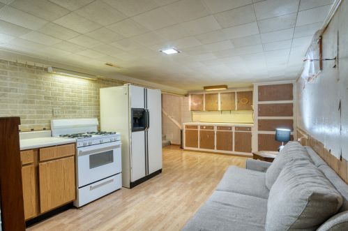 431 Giles Rd, Meskegon MI  49445-1319 exterior