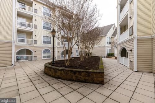 4550 Strutfield Ln, Alexandria VA 22311-4965 exterior