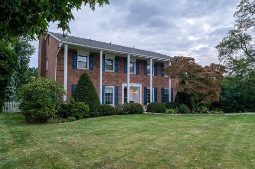 505 Arthur Dr, Moon Twp, PA 15108-1034