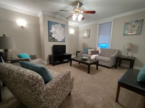 1013 Lakewood Ave, Pittsburgh PA  15220-5712 exterior