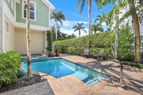 331 3 Ave, Naples FL 34117-3027 exterior