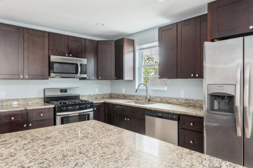 119 Oakland Ave, Providence, RI 02908-3631