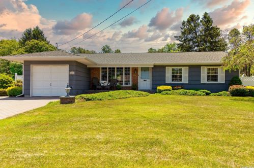 448 8th St, Bohemia NY  11716-1332 exterior