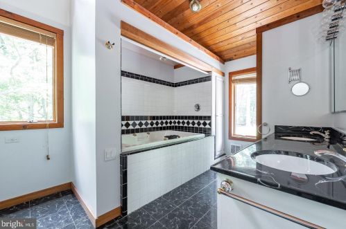 2344 Evergreen Ln, Pottstown PA 19465-8884 exterior