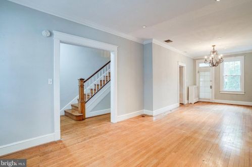 1720 34th St, Washington DC  20007-2307 exterior