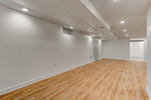 2959 Washtenaw Ave, Chicago IL 60645-3210 exterior