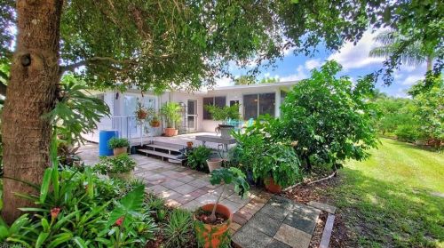 167 7 St, Naples FL 34102-6017 exterior