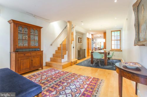 111 Catharine St, Philadelphia, PA 19147-3403