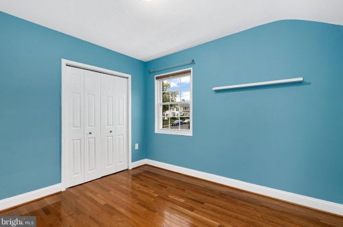 2406 Dearing St, Alexandria VA 22302-1806 exterior