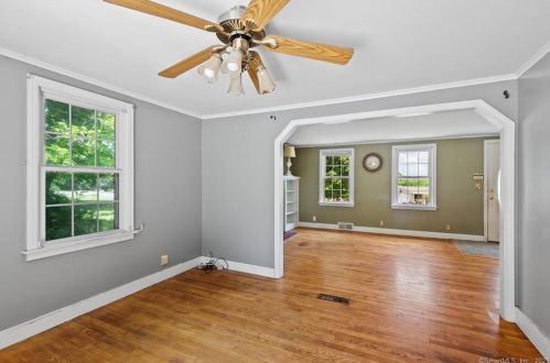 971 Farms Rd, Wallingford CT 06492-1807 exterior