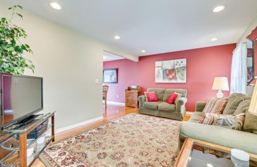 57 Francis St, Iselin NJ 08830-1121 exterior