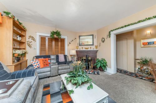 922 Lay Blvd, Kalamazoo MI 49001-3988 exterior