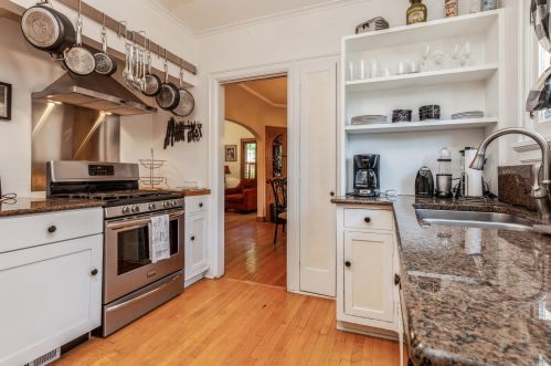 2925 67th St, Milwaukee, WI 53210-1258