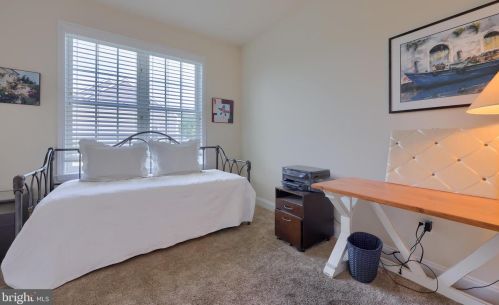 1404 Banner Dr, Lancaster PA 17601-4580 exterior