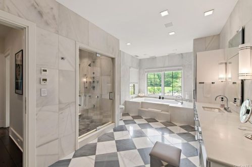 3 Ter Cir, Armonk NY 10504-1112 exterior