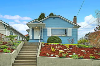 111 76th St, Seattle WA  98103-4603 exterior