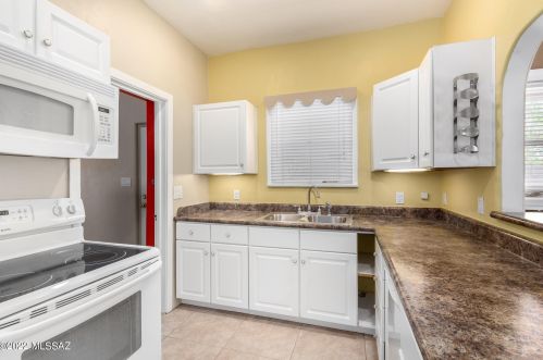 1325 8 St, Tucson AZ 85719-5517 exterior