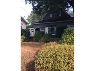 4600 33rd Pl, Portland, OR 97202-3451